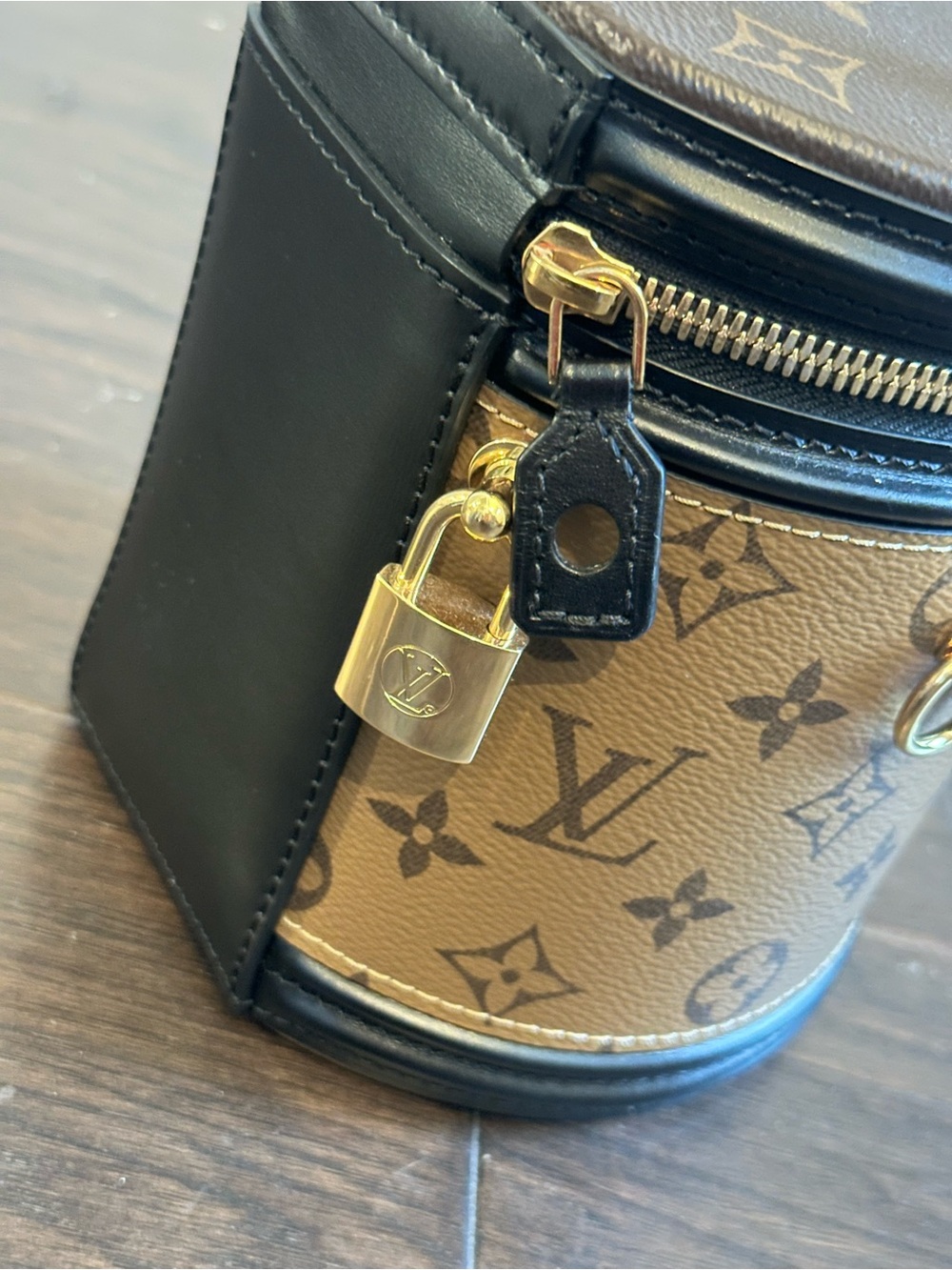 Louis Vuitton Cannes Reverse Monogram - Picture 5 of 14
